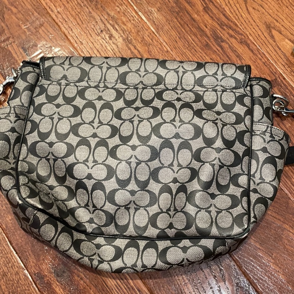 Coach - Picture 3 of 5
